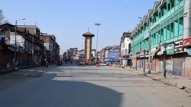 CRPF personnel stand guard in front of a closed market, in Srinagar on February 09, 2020.(ANI Photo) CRPF personnel stand guard in front of a closed market, in Srinagar on February 09, 2020.(ANI Photo)