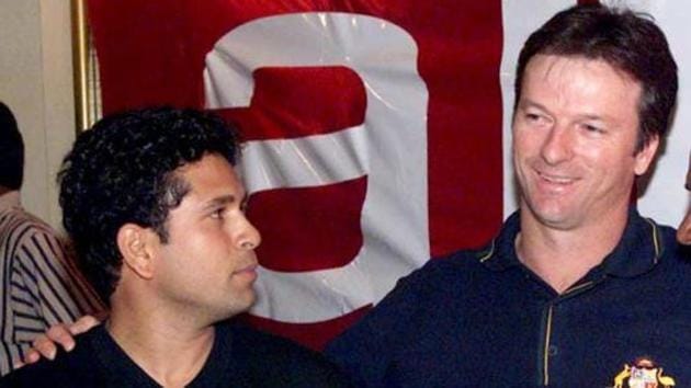 File image of former India cricketer Sachin Tendulkar and former Australia captain Steve Waugh (R).(Getty Images)