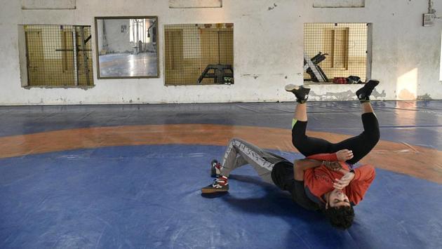 Saroha had a roadmap when he opened the centre and the girls are ticking off all the boxes.“My goal was to have our trainees in sub-junior international meets within five years,” he said. “Aarti—Saroha’s niece who won silver at the U-15 Asian Championships in Taichung City in November—is already there and representing the country in U-15 tournaments. There are others girls who are in the line.” (Biplov Bhuyan / HT Photo)