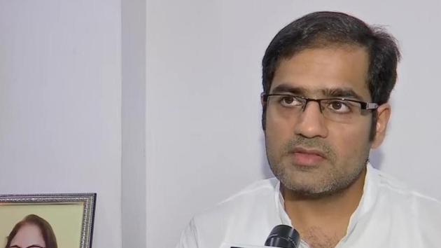 Dentist Puneet Mehra, 35, told PTI that the Embassy of India at Beijing informed him on Monday that the transportation of his mother’s body has got delayed in view of the restrictions on movement of people and vehicles in China. (ANI/Twitter) Dentist Puneet Mehra, 35, told PTI that the Embassy of India at Beijing informed him on Monday that the transportation of his mother’s body has got delayed in view of the restrictions on movement of people and vehicles in China. (ANI/Twitter)