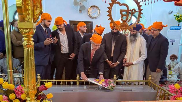 US Secretary-General Antonio Guterres visits Gurdwara Darbar Sahib in Kartarpur, Pakistan. (PTI) US Secretary-General Antonio Guterres visits Gurdwara Darbar Sahib in Kartarpur, Pakistan. (PTI)