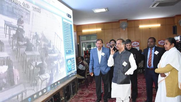 Deputy CM Dinesh Sharma at Park road CCTV control and monitoring centre (HT photo) Deputy CM Dinesh Sharma at Park road CCTV control and monitoring centre (HT photo)