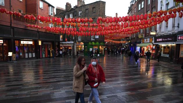 Hoping to reassure customers, some businesses have installed hand sanitiser for guests and given staff face masks and rubber gloves. But such measures appear to have had limited success. Rebecca Lyu, a Chinese student living in London, has had a hard time convincing friends to join her to eat or shop. “Some of my friends refused to go eat at restaurants in Chinatown because they are worried about the virus,” she said. (Daniel Leal-Olivas / AFP)