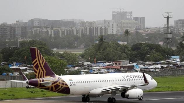The airline would offer access to in-flight connectivity only on Dreamliners and Airbus 321 aircraft on international routes, said Vistara Chief Strategy Officer Vinod Kannan.(REUTERS) The airline would offer access to in-flight connectivity only on Dreamliners and Airbus 321 aircraft on international routes, said Vistara Chief Strategy Officer Vinod Kannan.(REUTERS)