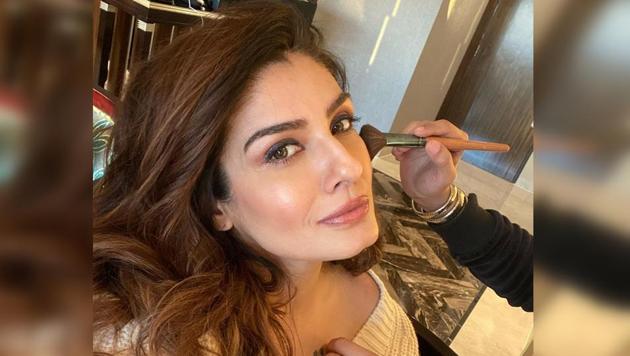 Raveena Tandon on actresses being accused of undergoing plastic surgery:  'Heroes do it too, why point fingers at women?' | Bollywood - Hindustan  Times