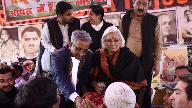 SC appointed interlocutors during the second day of negotiations with anti-CAA protestors. (HT Photo-Burhaan Kinu) SC appointed interlocutors during the second day of negotiations with anti-CAA protestors. (HT Photo-Burhaan Kinu)