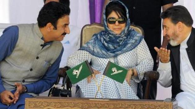 Mehbooba Mufti seen with Peer Mansoor in this picture taken during PDP rally in Srinagar on June 03, 2018.(PTI Photo/File) Mehbooba Mufti seen with Peer Mansoor in this picture taken during PDP rally in Srinagar on June 03, 2018.(PTI Photo/File)