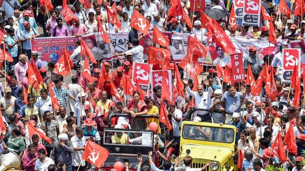 The Left and far-Left student unions retained the student bodies in Kolkata’s Jadavpur University polls(PTI)