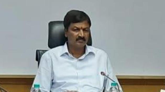 Karnataka water resources minister Ramesh Jarkiholi addresses a meeting.(Twitter/@BYRBJP) Karnataka water resources minister Ramesh Jarkiholi addresses a meeting.(Twitter/@BYRBJP)