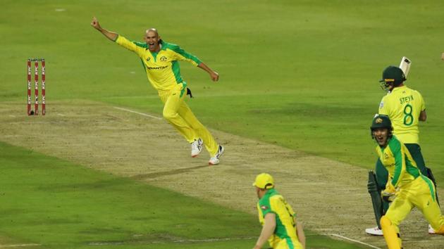 Australia's Ashton Agar celebrates taking the wicket of South Africa's Dale Steyn.(Reuters)