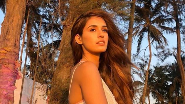 A video of Disha Patani’s bodyguard pushing a photographer is going viral online. A video of Disha Patani’s bodyguard pushing a photographer is going viral online.
