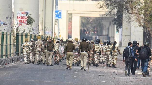 The number of people who died in the large-scale violence in northeast Delhi over the past two days has gone to 13, an official of the Guru Tegh Bahadur (GTB) Hospital. (Raj K Raj) The number of people who died in the large-scale violence in northeast Delhi over the past two days has gone to 13, an official of the Guru Tegh Bahadur (GTB) Hospital. (Raj K Raj)