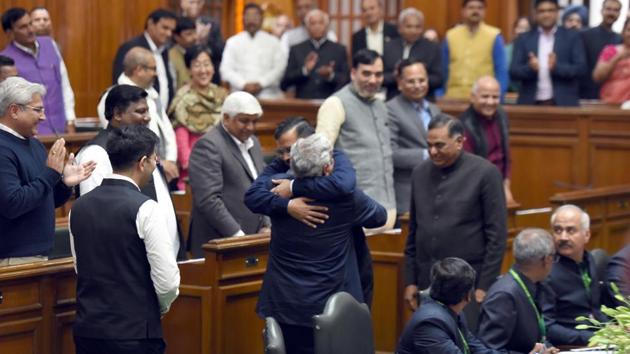 Delhi chief minister Arvind kejriwal greets new Delhi Assembly speaker Ram Niwas Goyal during the first day of a three-day session of State Assembly, at Vidhan Sabha. (Sonu Mehta/HT PHOTO) Delhi chief minister Arvind kejriwal greets new Delhi Assembly speaker Ram Niwas Goyal during the first day of a three-day session of State Assembly, at Vidhan Sabha. (Sonu Mehta/HT PHOTO)
