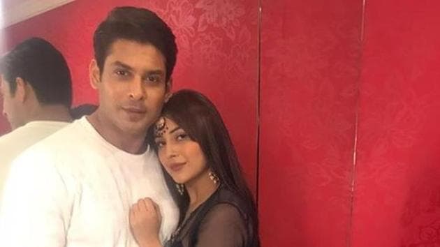 Sidharth Shukla and Shehnaaz Gill pose together.