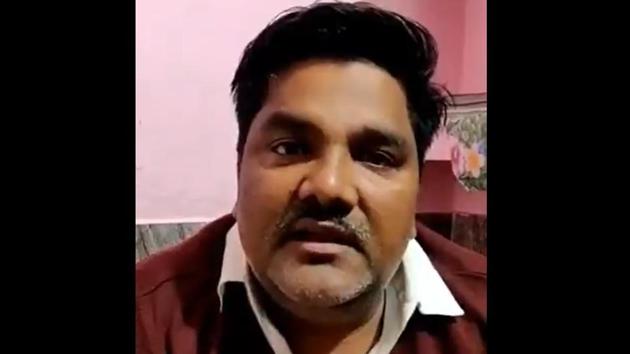 A screengrab of a video posted by AAP leader Tahir Hussain.(Twitter/@AnkitLal)