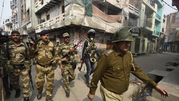 At least 28 people including two policemen have been killed and around 330 people have been injured in the riots.(Biplov Bhuyan/HT PHOTO) At least 28 people including two policemen have been killed and around 330 people have been injured in the riots.(Biplov Bhuyan/HT PHOTO)