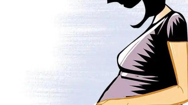 A pregnant woman had to deliver on the road since she was refused entry to a government hospital in UP(HT File Photo) A pregnant woman had to deliver on the road since she was refused entry to a government hospital in UP(HT File Photo)