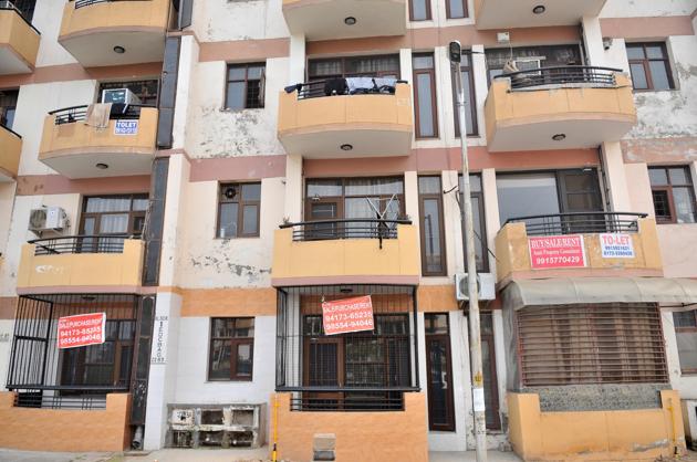 Chandigarh Housing Board Flats in sector 63 Chandigarh.(Ravi Kumar/Hindustan Times) Chandigarh Housing Board Flats in sector 63 Chandigarh.(Ravi Kumar/Hindustan Times)