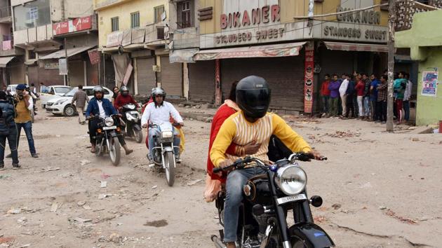 As shops and businesses ar e opening again in violence affected areas of North East Delhi, the Delhi Police have continued with their patrols in the area in an effort to restore peace.(ANI) As shops and businesses ar e opening again in violence affected areas of North East Delhi, the Delhi Police have continued with their patrols in the area in an effort to restore peace.(ANI)