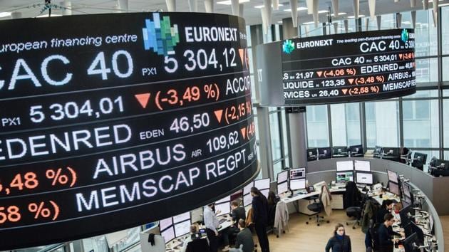 European equities tumbled on Friday and were poised for their worst week since the 2008 financial crisis as investors fretted about the potential hit to the global economy from the spreading coronavirus.(Bloomberg) European equities tumbled on Friday and were poised for their worst week since the 2008 financial crisis as investors fretted about the potential hit to the global economy from the spreading coronavirus.(Bloomberg)
