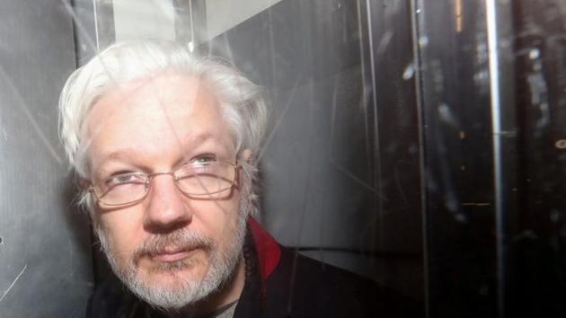 WikiLeaks' founder Julian Assange leaves Westminster Magistrates Court in London, Britain.(REUTERS File Photo) WikiLeaks' founder Julian Assange leaves Westminster Magistrates Court in London, Britain.(REUTERS File Photo)