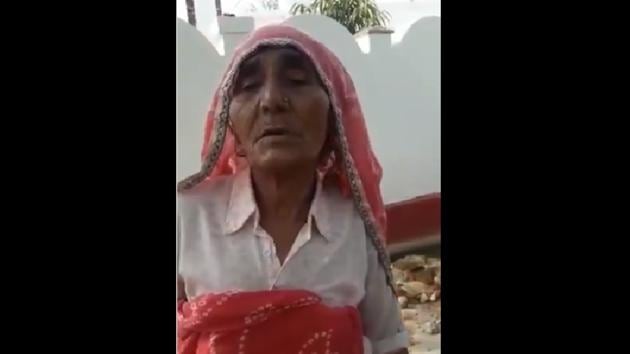 An elderly woman speaking fluent English is the Internet’s new found treasure. (Twitter/@arunbothra) An elderly woman speaking fluent English is the Internet’s new found treasure. (Twitter/@arunbothra)