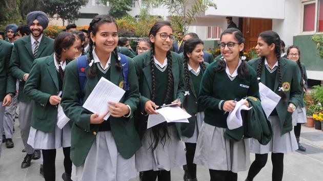 What matters most is how students attempt the science paper. Managing time well is important too. If one question is taking up a lot of time, they should not get stuck with it, advise teachers.(HT File Photo)