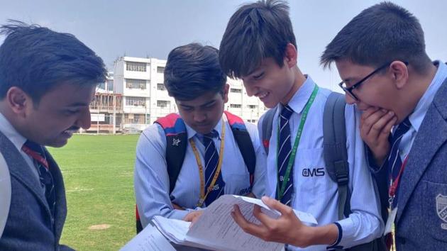 Students of City Montessori School, Kanpur Road LDA branch discussing ICSE 10th mathematics paper after the examination in Lucknow on Tuesday.(Sourced) Students of City Montessori School, Kanpur Road LDA branch discussing ICSE 10th mathematics paper after the examination in Lucknow on Tuesday.(Sourced)