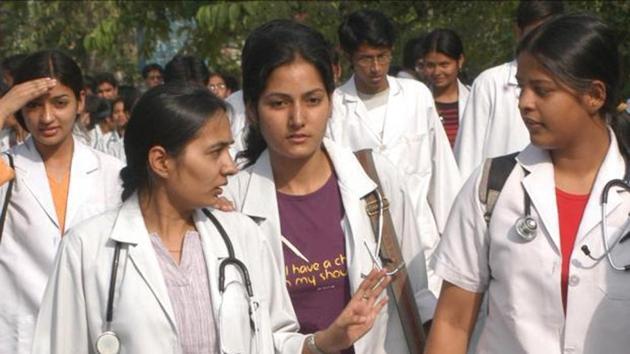 The government recovered Rs 7.21 crore as fine from some of these doctors for breaching the bond signed at the time of admission.(HT file) The government recovered Rs 7.21 crore as fine from some of these doctors for breaching the bond signed at the time of admission.(HT file)