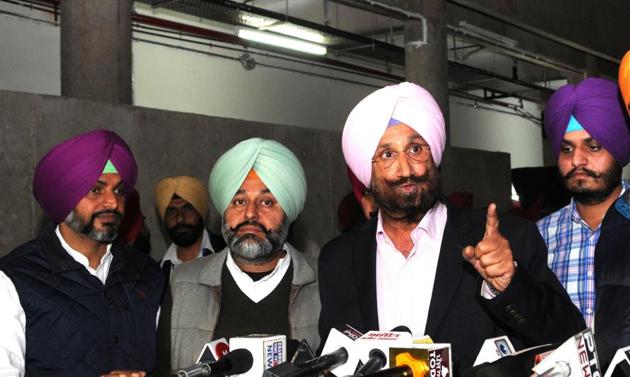 Punjab jail minister Sukhjinder Randhawa, Gurkirat Kotli along with Congress senior leaders during a press conference outside Vidhan Sabha in Chandigarh on Tuesday. (Keshav Singh/HT) Punjab jail minister Sukhjinder Randhawa, Gurkirat Kotli along with Congress senior leaders during a press conference outside Vidhan Sabha in Chandigarh on Tuesday. (Keshav Singh/HT)