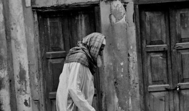 Amitabh Bachchan on sets of Gulabo Sitabo. Amitabh Bachchan on sets of Gulabo Sitabo.
