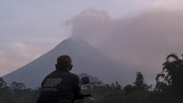 Indonesia’s Geological Disaster Technology Research and Development Centre said the eruption lasted almost eight minutes and warned of a risk of further eruptions due to continuing movements of magma. The 9612.86 feet volcano is a popular site for tourists and its fertile soil is also farmed. (Slamet Riyadi / AP)