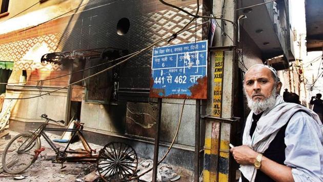 In its two-page report, which HT has accessed, the commission spoke about how mobs used cooking gas cylinders to heighten the impact of the arson incidents.(Raj K Raj/HT Photo) In its two-page report, which HT has accessed, the commission spoke about how mobs used cooking gas cylinders to heighten the impact of the arson incidents.(Raj K Raj/HT Photo)