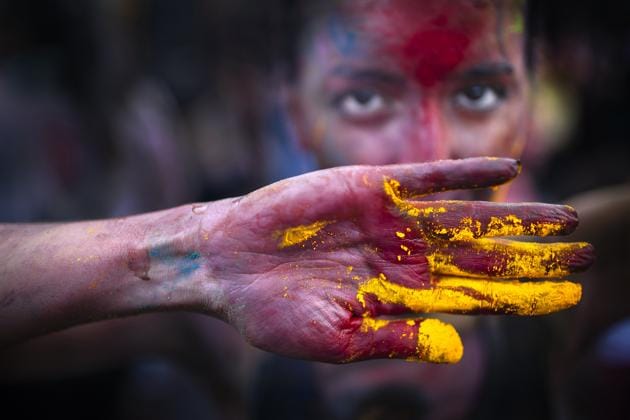 Mass gatherings and Holi parties are called off because of coronavirus scare.(Photo: Getty)