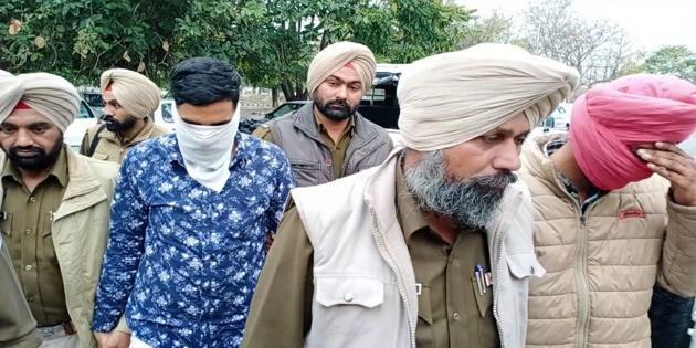 Accused jail wardens in police custody in Nabha on Saturday. (HT PHOTO) Accused jail wardens in police custody in Nabha on Saturday. (HT PHOTO)