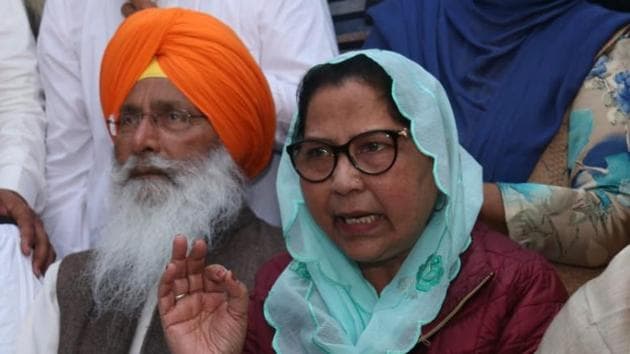 Former SAD MP Paramjit Kaur Gulshan with rebel Akali leader and Rajya Sabha MP Sukhdev Singh Dhindsa in Bathinda on Saturday.(HT PHOTO)