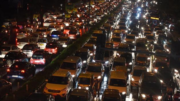 Heavy traffic jam after rain, at Vikas Marg, near ITO, on Friday. Waterlogging in key stretches resulted in traffic snarls in New Delhi. According to traffic officials, jams were reported from major stretches, including Ring Road, Rajghat, Ashram Chowk, Barapullah, Vivek Vihar underpass, Yamuna Vihar underpass, Vikas Marg, Chirag Dilli flyover, ITO and Ranjeet Singh flyover , among others. (Sonu Mehta / HT Photo) Heavy traffic jam after rain, at Vikas Marg, near ITO, on Friday. Waterlogging in key stretches resulted in traffic snarls in New Delhi. According to traffic officials, jams were reported from major stretches, including Ring Road, Rajghat, Ashram Chowk, Barapullah, Vivek Vihar underpass, Yamuna Vihar underpass, Vikas Marg, Chirag Dilli flyover, ITO and Ranjeet Singh flyover , among others. (Sonu Mehta / HT Photo)