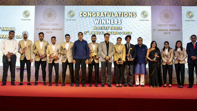 Manpreet Singh and Rani Rampal along with other award winners. (Hockey India) Manpreet Singh and Rani Rampal along with other award winners. (Hockey India)