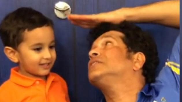 Irfan Pathan’s son with Sachin Tendulkar. (Twitter) Irfan Pathan’s son with Sachin Tendulkar. (Twitter)