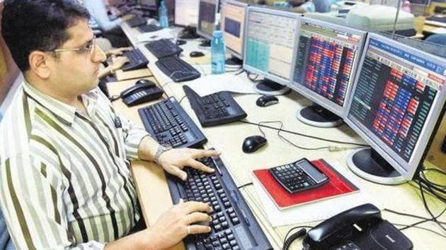 The rupee also fell sharply against the US dollar today. (HT file photo) The rupee also fell sharply against the US dollar today. (HT file photo)
