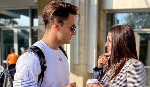 Asim Riaz and Himanshi Khurana gaze into each other’s eyes. Asim Riaz and Himanshi Khurana gaze into each other’s eyes.
