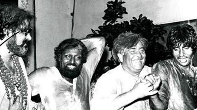 Amitabh Bachchan has shared throwback pictures on the occasion of Holi.