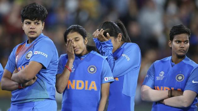 Indian players gather together after their loss to Australia in the Women's T20 World Cup cricket final match in Melbourne.(AP)