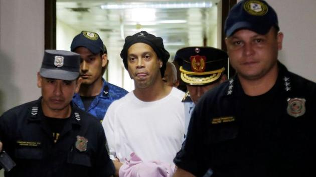 Judge rules Ronaldinho must remain in Paraguayan jai(REUTERS)