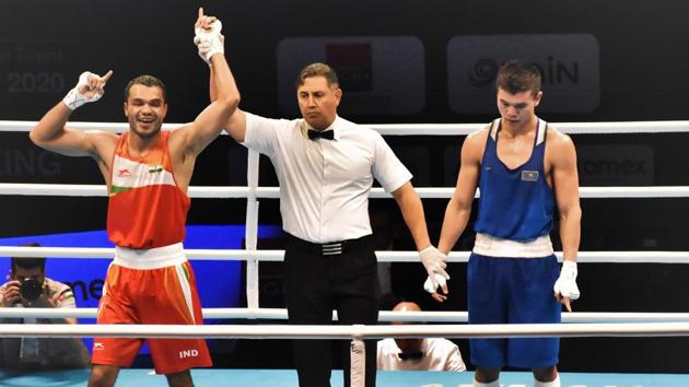 Vikas Krishan (69kg) after his victory against Ablaikhan Zhussupov of Kazakhstan.(PTI)