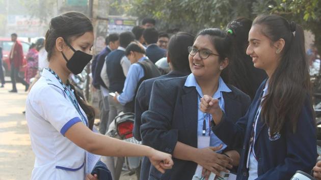 Students appearing for the Central Board of Secondary Education (CBSE) Class 10 Mathematics board exam this year have just a little bit of time for last-minute revisions and preparation.(Yogendra Kumar/HT file)