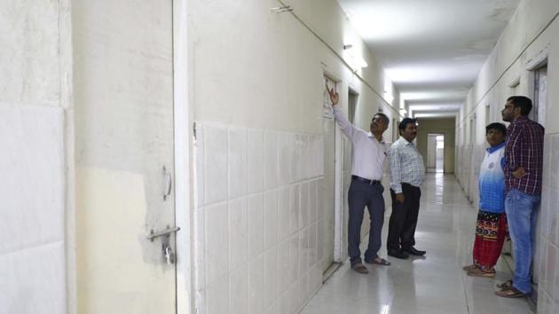 Pune Municipal Corporation (PMC) has identified the buildings that could quarantine at least 500 people suffering from symptoms of Covid-19 (coronavirus).(Rahul Raut/HT PHOTO) Pune Municipal Corporation (PMC) has identified the buildings that could quarantine at least 500 people suffering from symptoms of Covid-19 (coronavirus).(Rahul Raut/HT PHOTO)