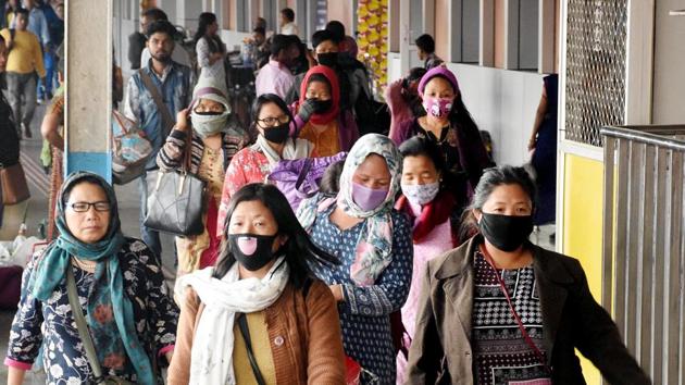Passengers wearing protective mask in the wake of novel coronavirus at Guwahati Railway Station.(ANI) Passengers wearing protective mask in the wake of novel coronavirus at Guwahati Railway Station.(ANI)