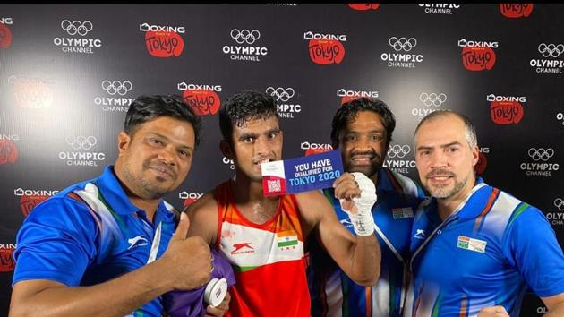 Manish Kaushik with coaches. (BFI) Manish Kaushik with coaches. (BFI)