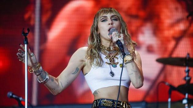 (File): American singer Miley Cyrus has cancelled her Australia concert, which was to take place in Melbourne for bushfire relief.(REUTERS)